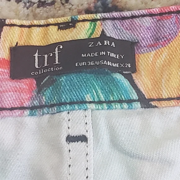 Zara High Rise Denim Shorts Festival Colorful Fruit Print Raw Hem Size 4 - Picture 5 of 11